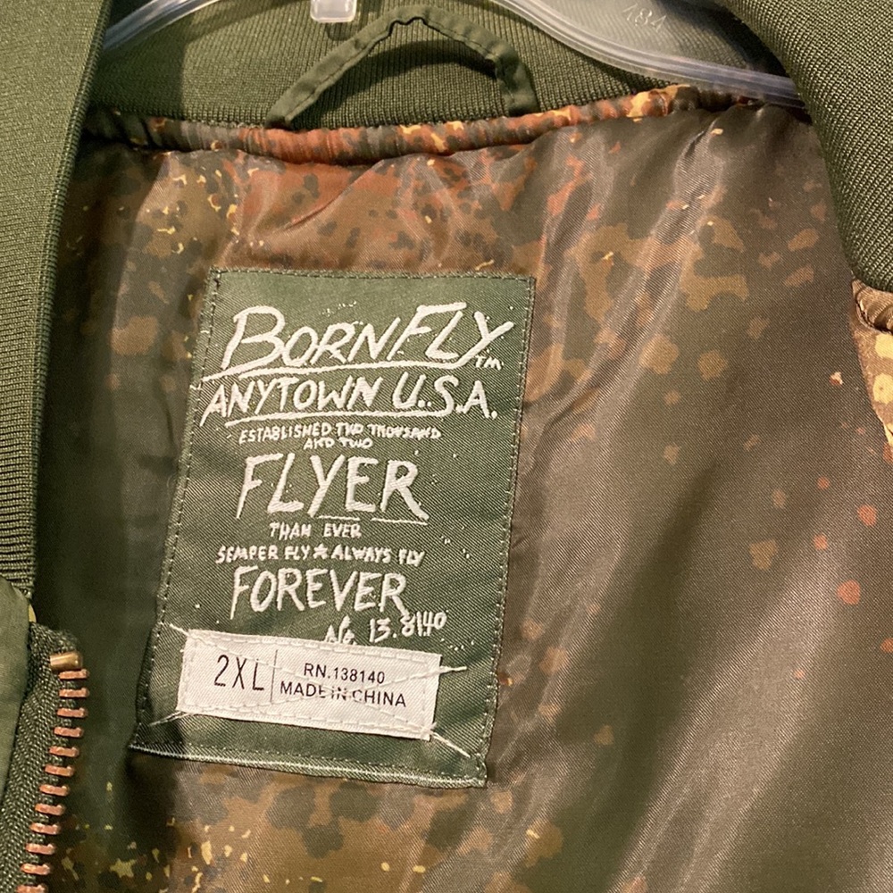 Born Fly puffer vest - Picture 13 of 16